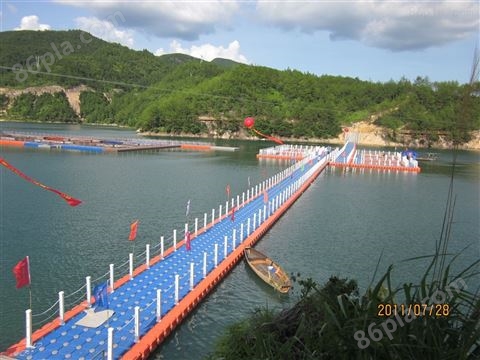 海尚塑料浮筒专业建造各类水上浮桥