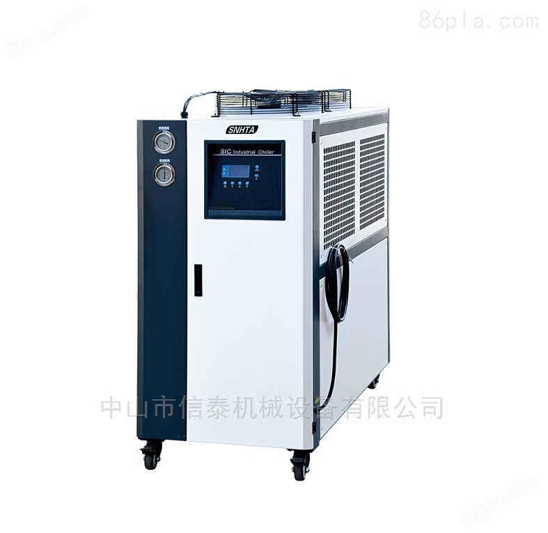 信泰冷冻机 风冷式冷水机 采用套片式冷凝器