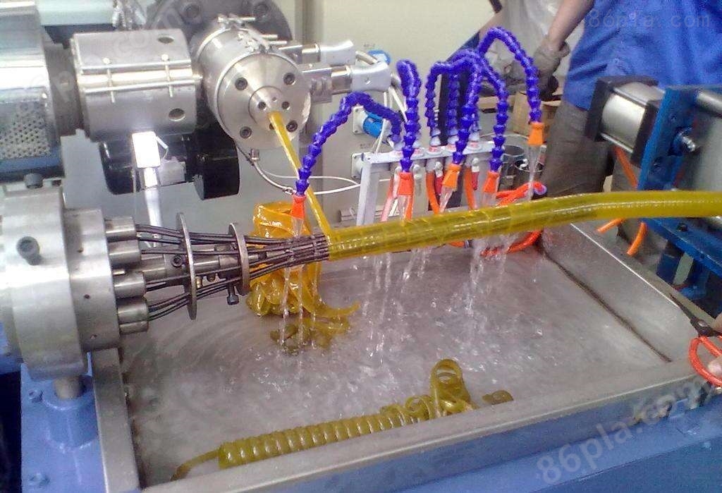 PP塑料螺旋集束护套管生产线